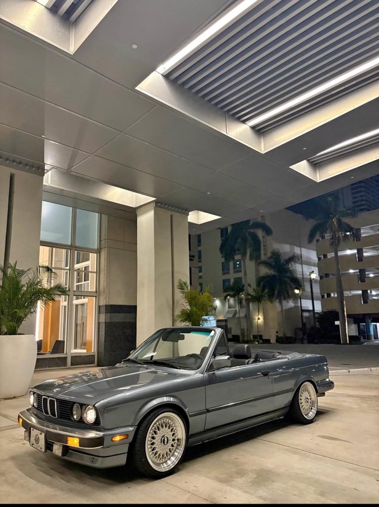 1989 BMW 3 Series's photo