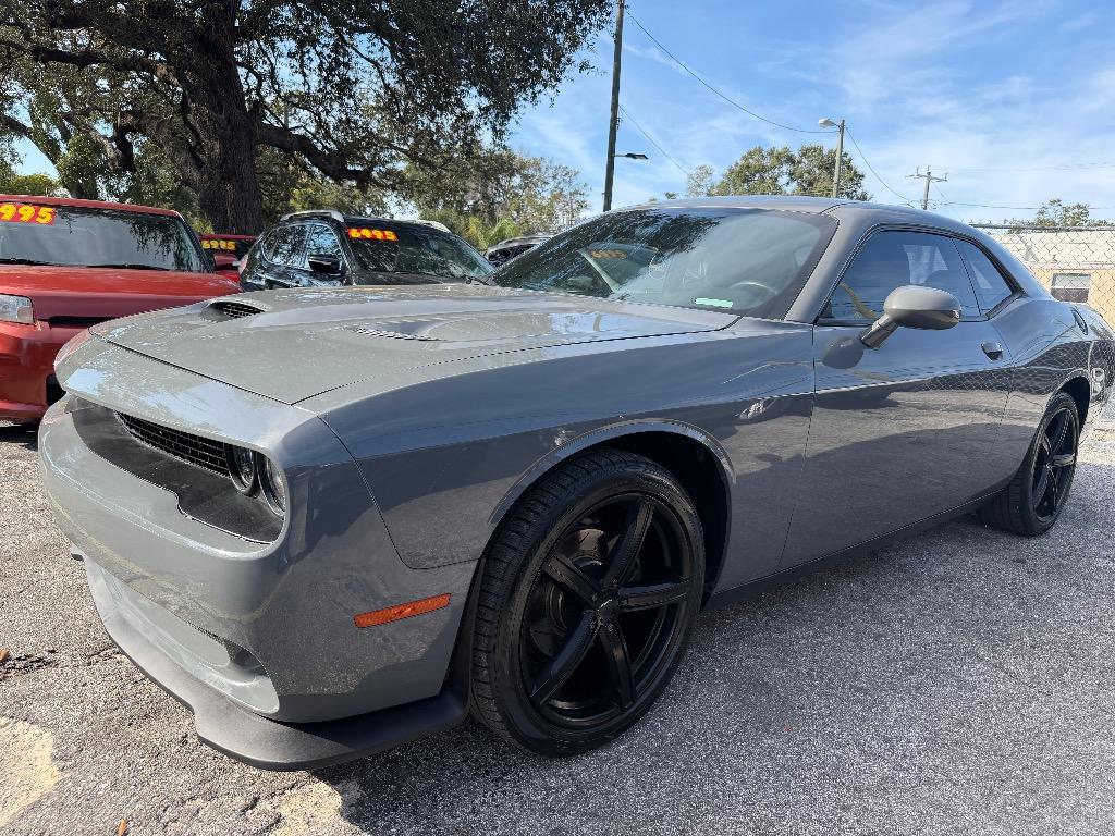 2018 Dodge Challenger SXT's photo