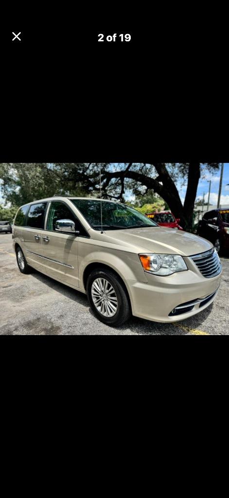 2015 Chrysler Town & Country Touring-L